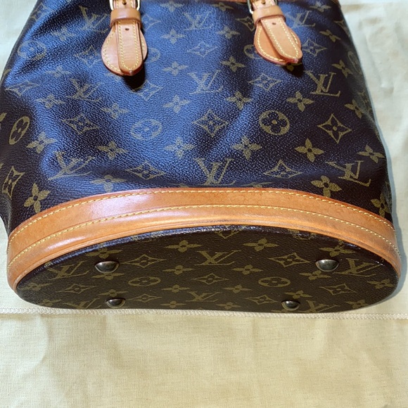 Louis Vuitton petite bucket bag - Picture 12 of 16